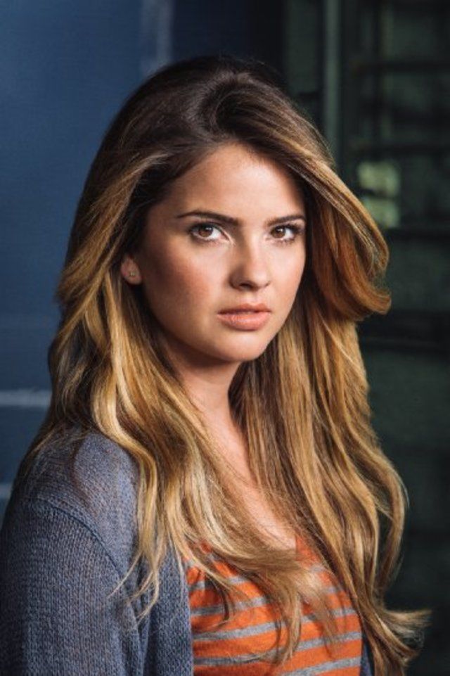 Shelley Hennig Actor Photo Gallery